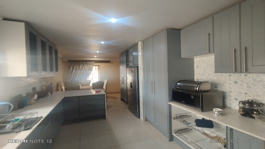 5 Bedroom Property for Sale in Sasolburg Free State